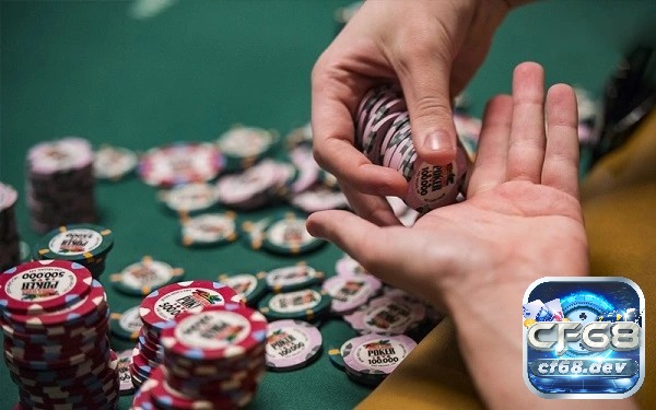 Bluff là gì trong Poker? Những trường hợp nên bluff