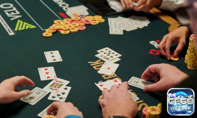 Bài rác trong Poker là gì? Giải đáp thuật ngữ thông dụng trong Poker