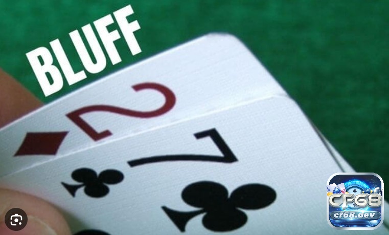 Chiến thuật bluff đối thủ khá phổ biến để check raise trong Poker