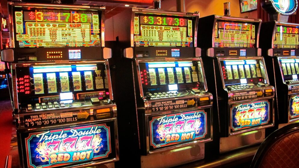 Slot machine – Máy đánh bạc hấp dẫn rất được yêu thích